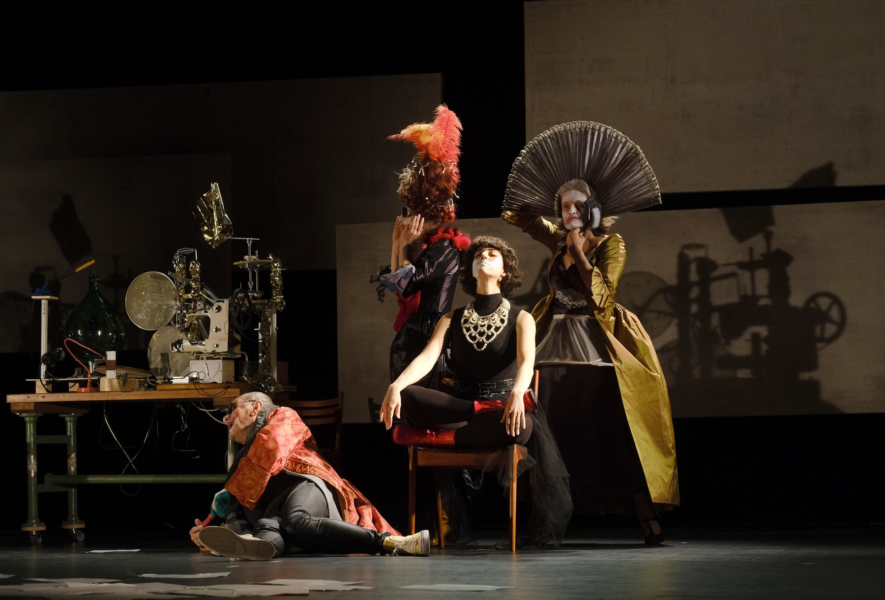 Scénographie Les Femmes Savantes, (Cie Voix Publique), photo Ph. Pache (2022)